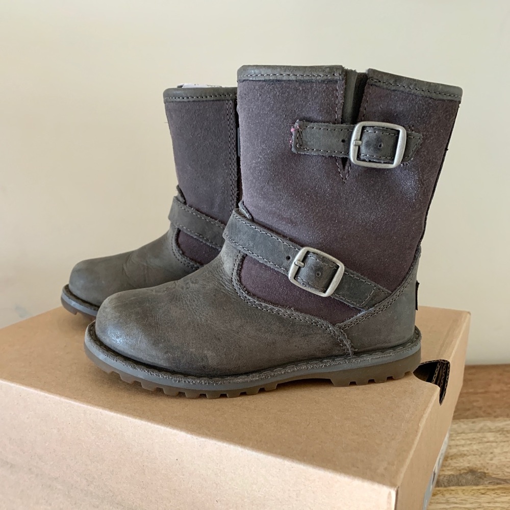 Girl Ugg - Picture 1 of 3